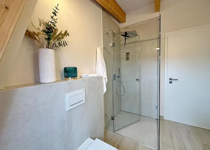 Ebbe Flut, Whg 15 Lägenhet *